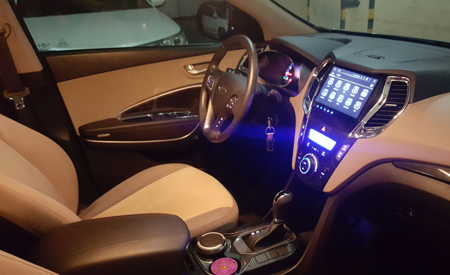 Hyundai Santa-Fee model 2016 25k kms