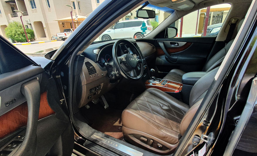 Infinity Q50 model 2012 74k kms
