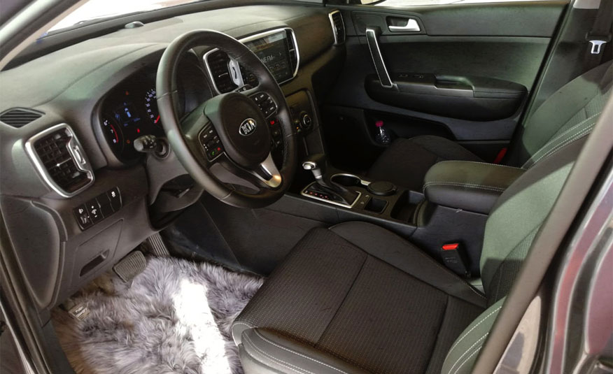 Kia Sportage Dark blue 2019 35k kms